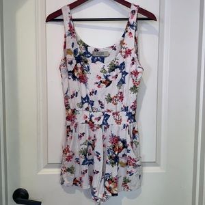 Lucy Love Floral Romper Size Medium